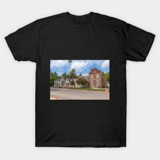 Historic Colonial Williamsburg, Virginia in Summer T-Shirt